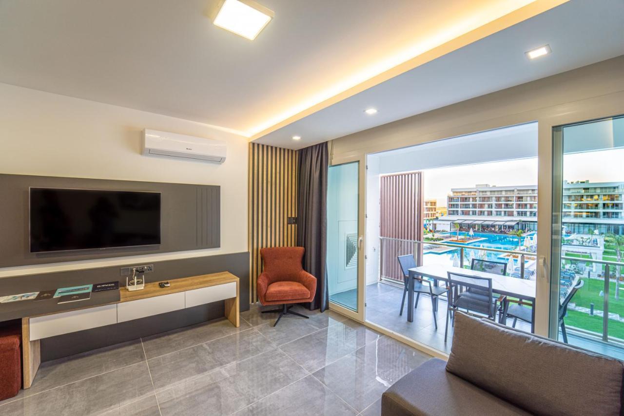 Courtyard Long Beach Holiday Resort Iskele District  외부 사진